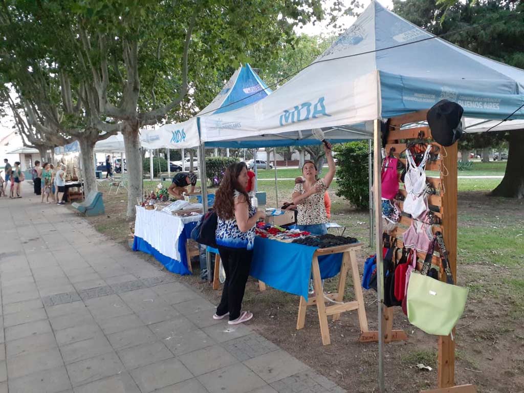 Se realizó con éxito la feria de artesanos en O'Brien - Municipalidad ...