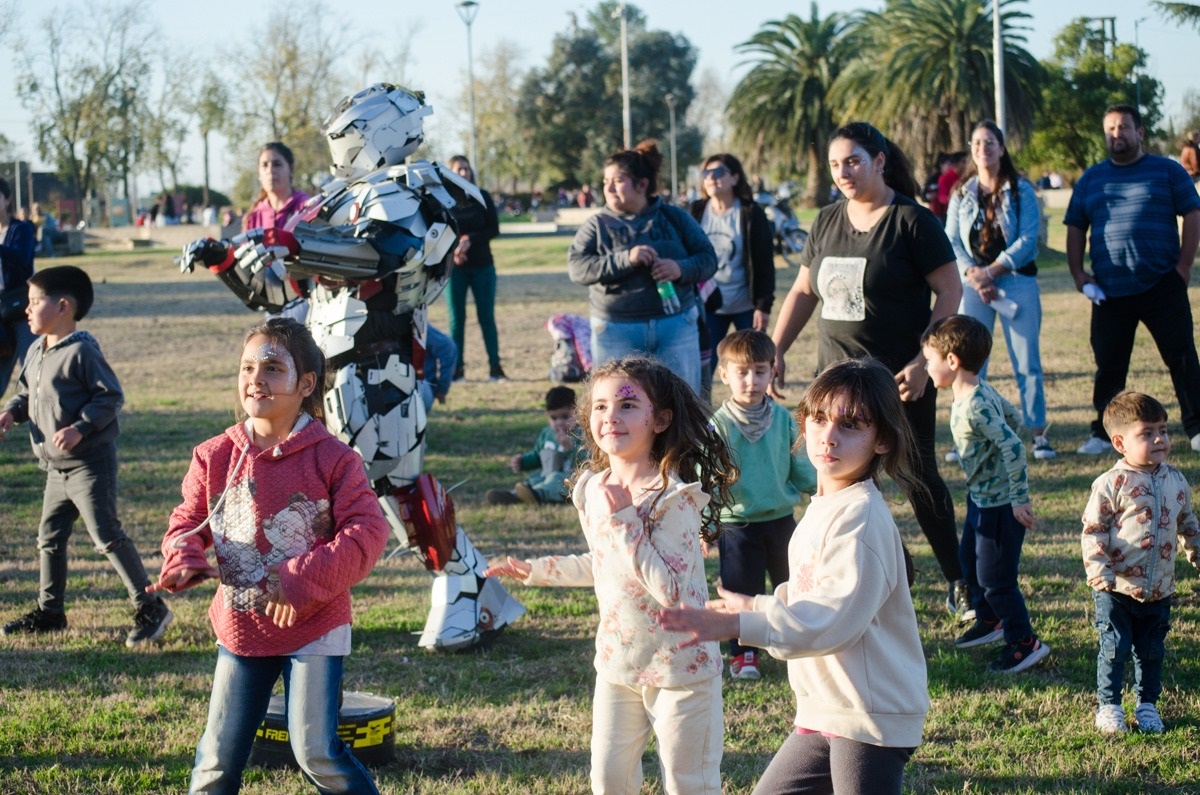El Día Internacional del Juego se festejó en familia en la Plaza San ...