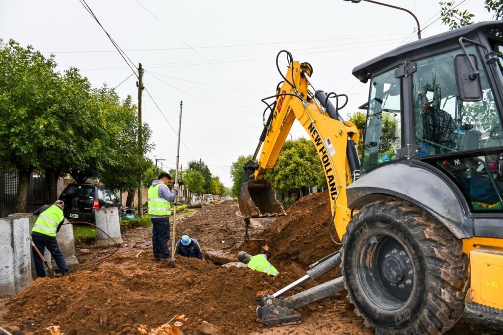 Avanza la obra de desagües pluviales en los barrios Fonavi I, Fonavi II ...